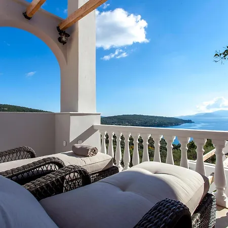 Villa Luxurylefkadavilla *